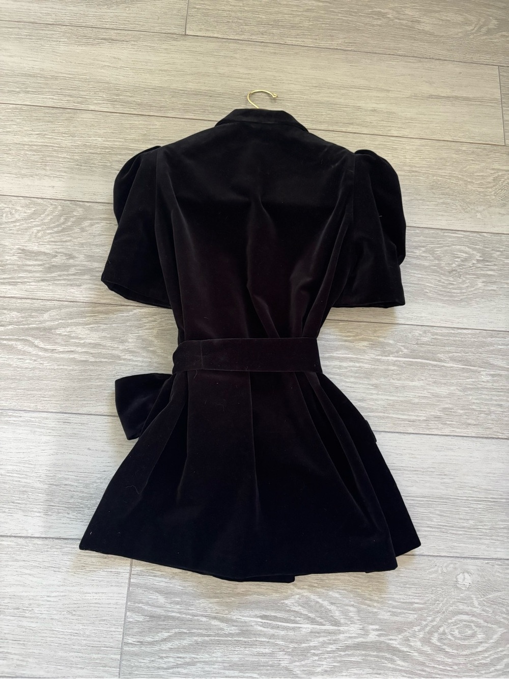The Vampire’s Wife button-down blouse in thick cotton velvet. Removable sash. - Picture 4 of 9